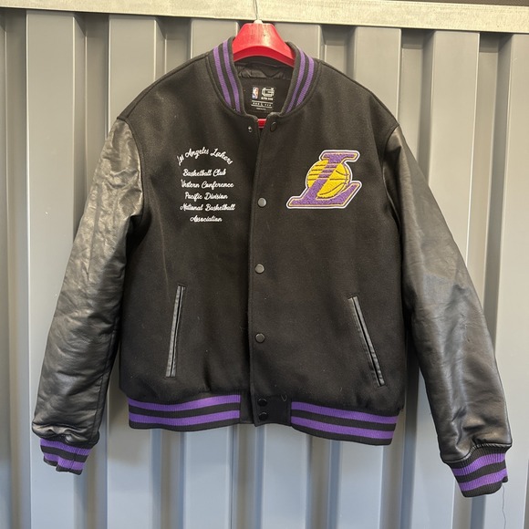 Ultra Game Official NBA Los Angeles Lakers Varsity Bomber Jacket Adults Size L